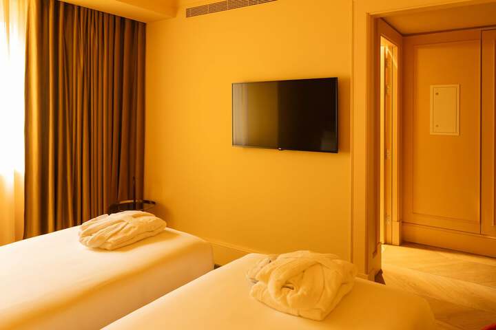 Room 12 of 86
