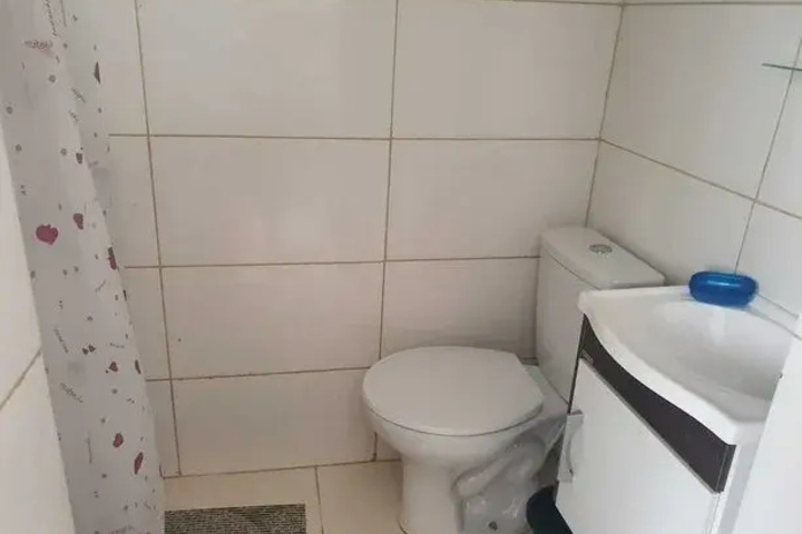 Room 5 of 13