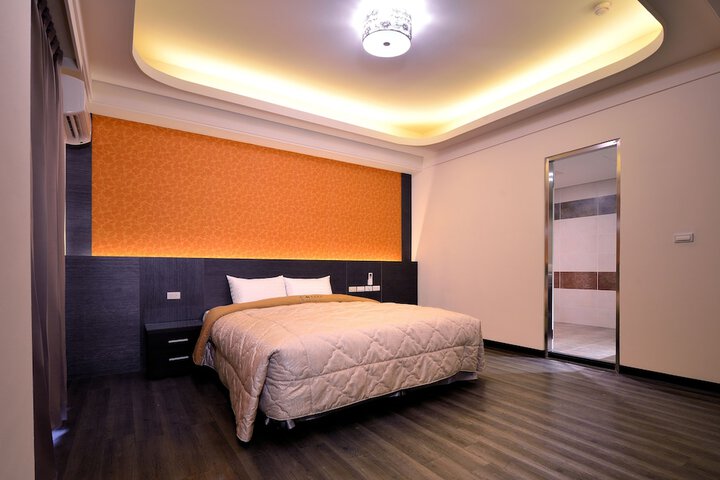 Room 8 of 39