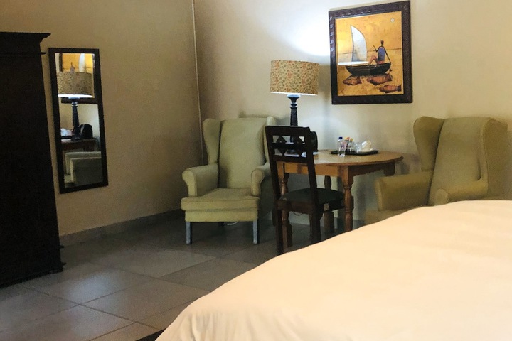 Room 40 of 275