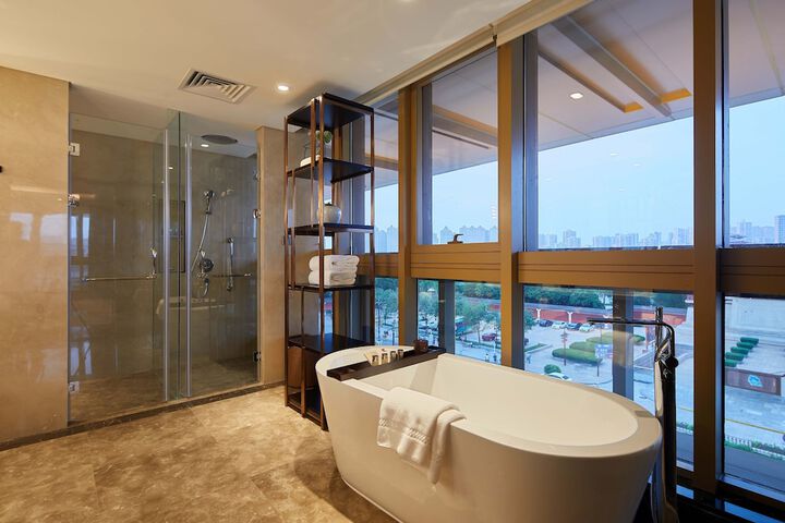 Room 46 of 93
