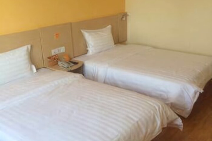 Room 3 of 7