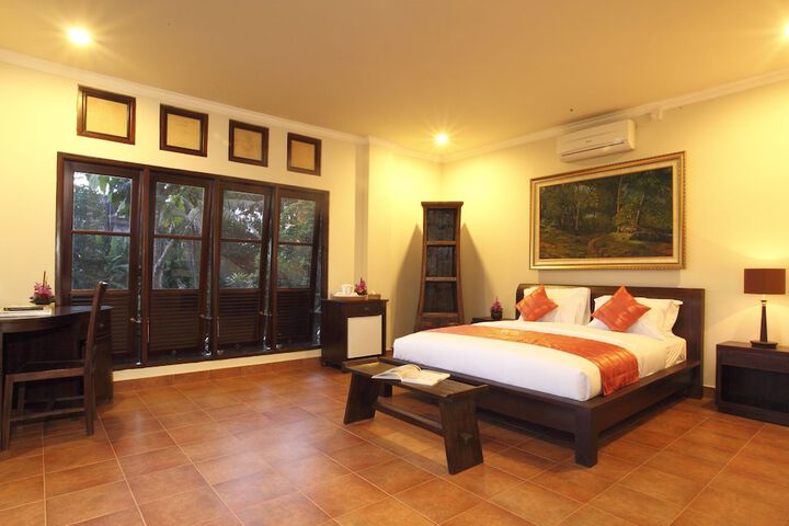 Room 3 of 27