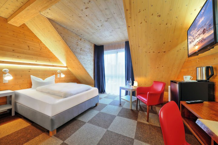 Room 6 of 24