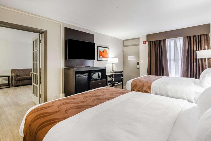 2 Queen Beds (4 of 11)