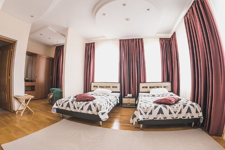 Room 13 of 61