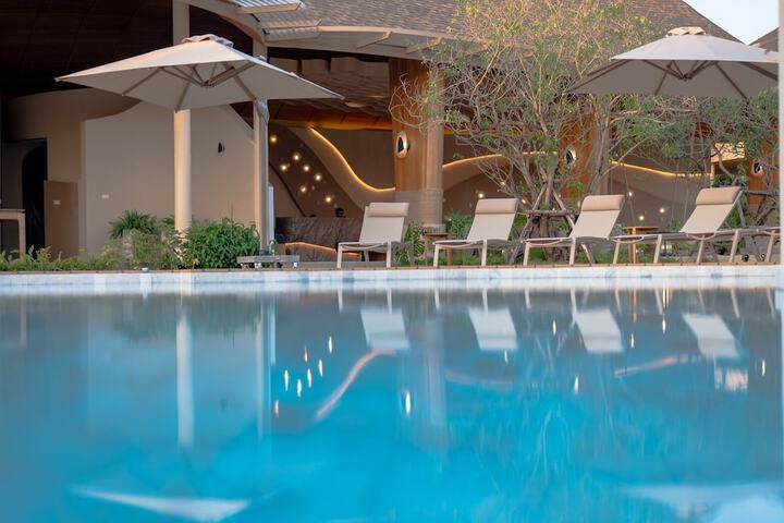 Pool 94 of 125