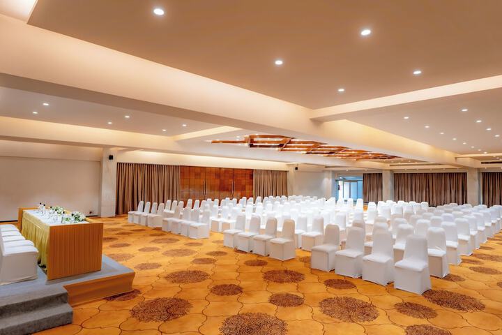 Ballroom/Hall 29 of 43