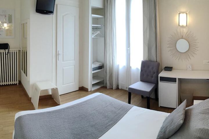 Room 12 of 36