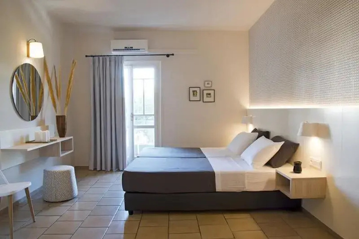 Room 2 of 9