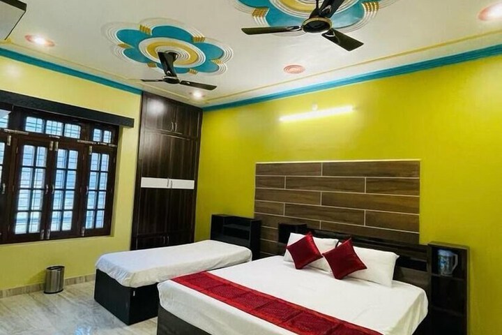 Room 2 of 9