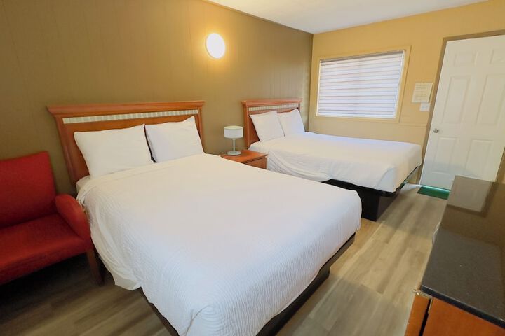 Room 5 of 12