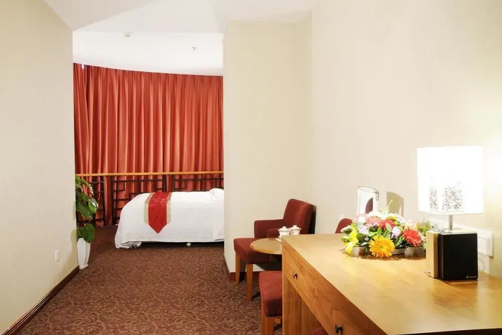Room 5 of 11