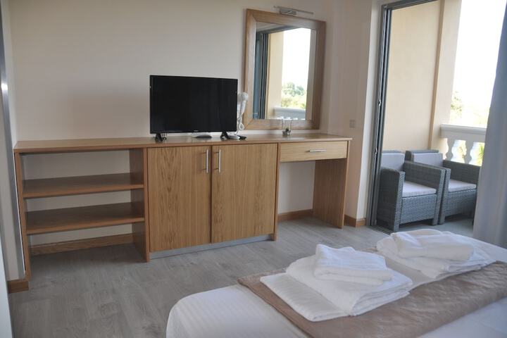 Room 12 of 73
