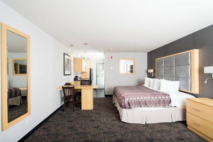 Room 9 of 18