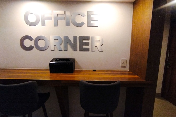 Business Center 24 of 28