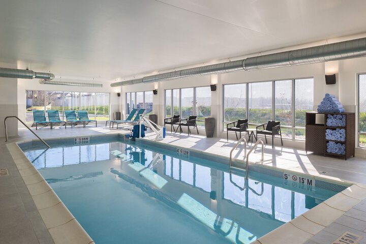 Swimming pool at Towneplace Suites by Marriott Georgetown
