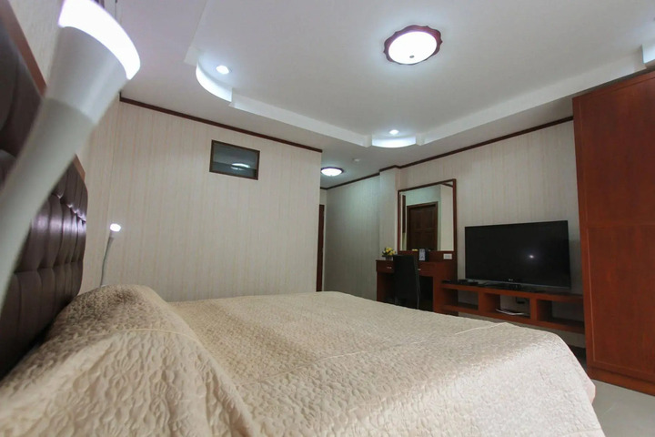Photo 6