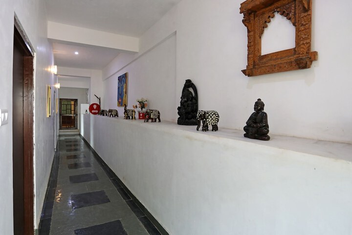 OYO 10206 HOME MODERN STAY NEAR FATEH SA