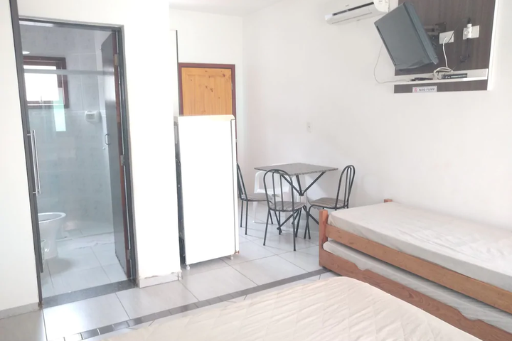 Room 8 of 10