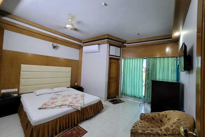 Room 6 of 58