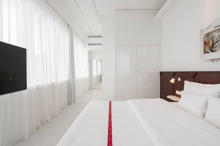 Room 20 of 82