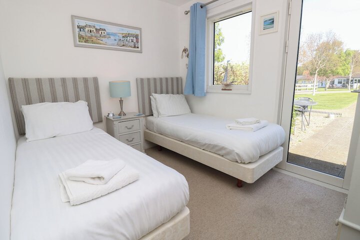 Room 3 of 25