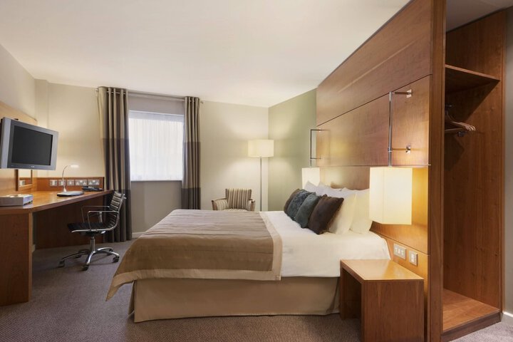 Room 18 of 40