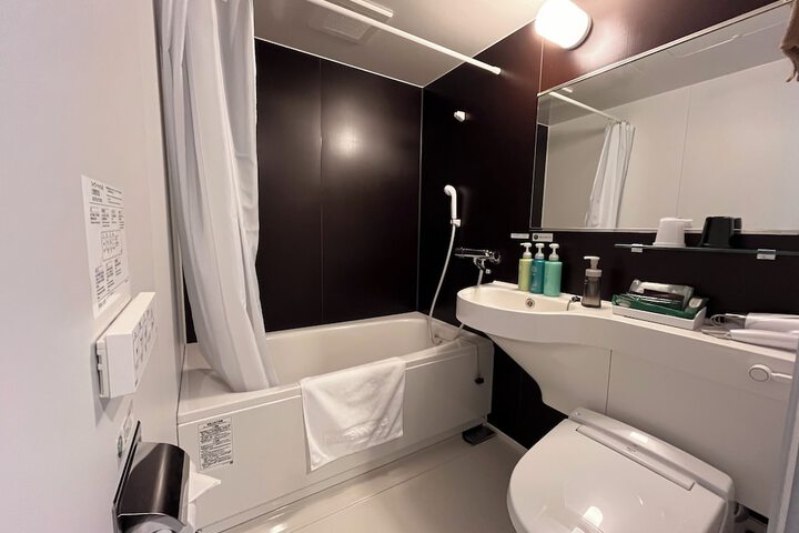 Room 10 of 24
