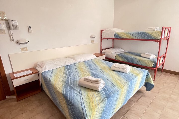 Room 15 of 22