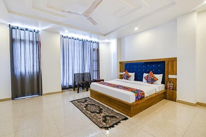 Fabhotel The Micky House