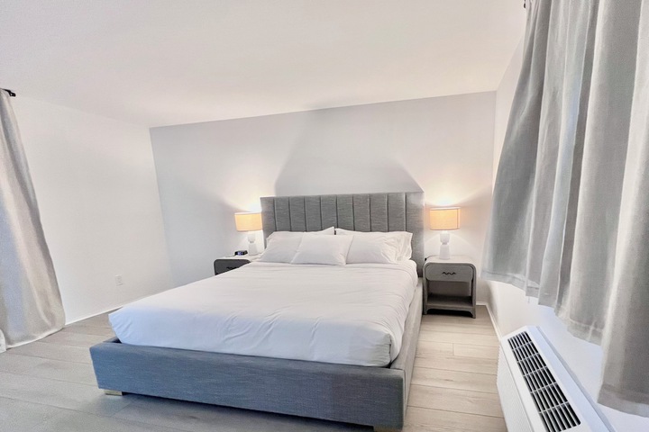 Room 5 of 28