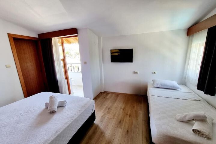 Room 8 of 36
