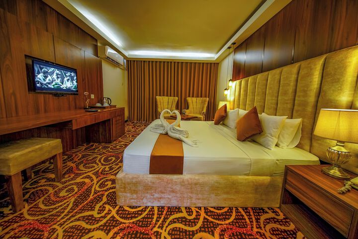 Room 9 of 46
