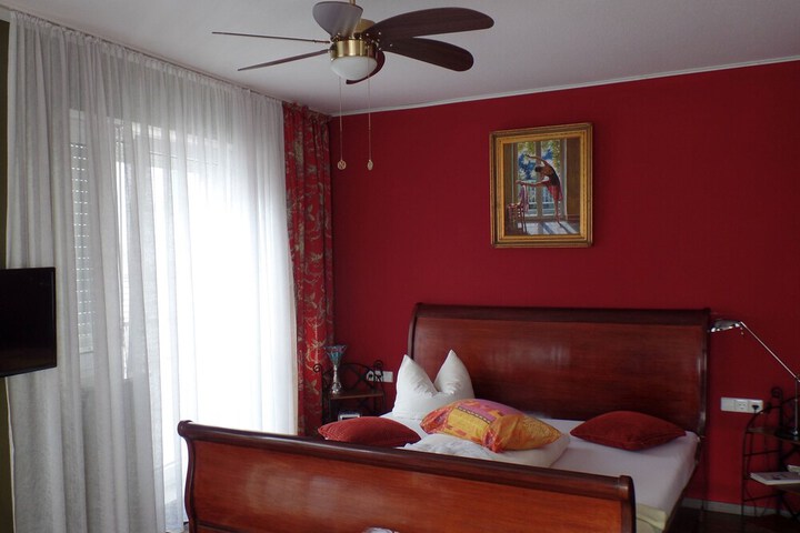 Room 10 of 43