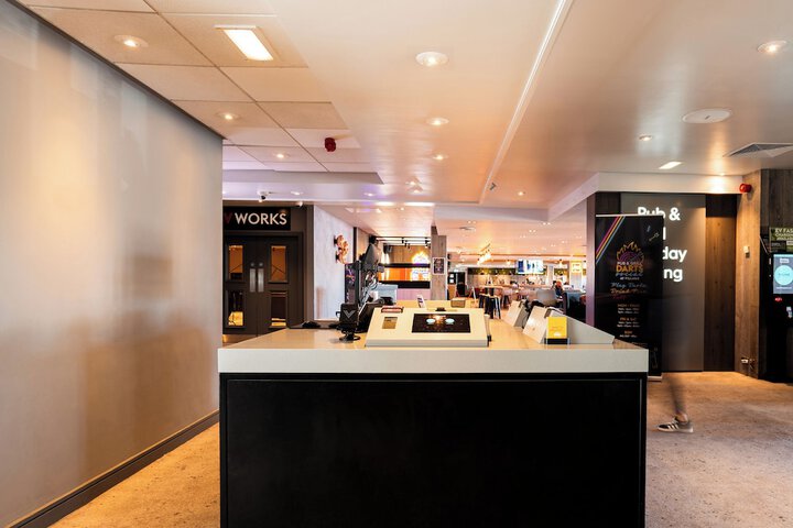 Check-in/check-out kiosk