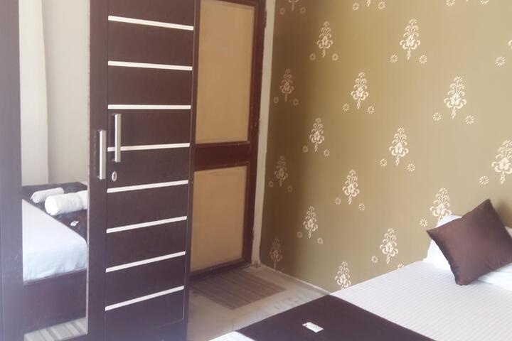 Room 3 of 5