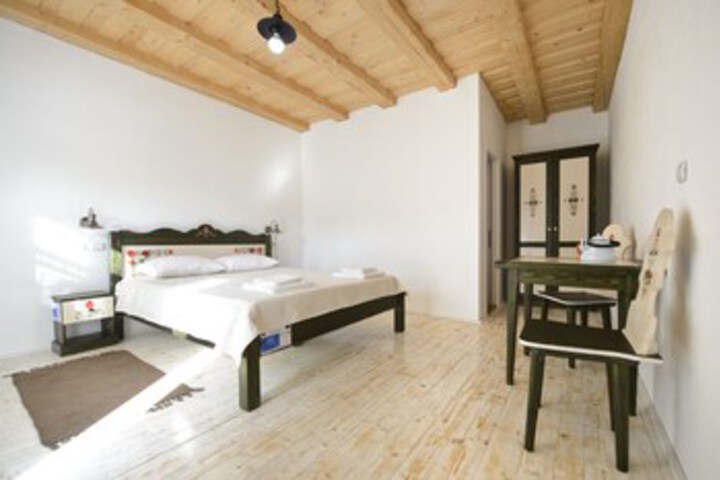Room 12 of 15