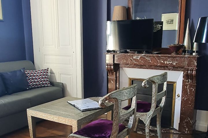 Room 32 of 193