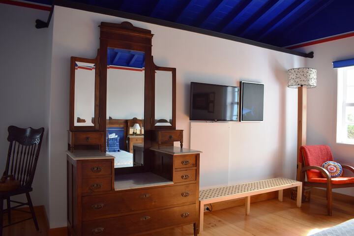 Room 50 of 101