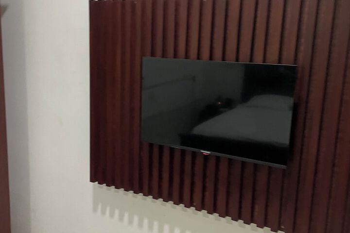 Room 11 of 28