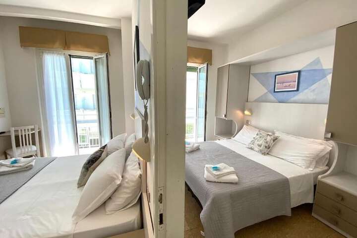 Room 8 of 27