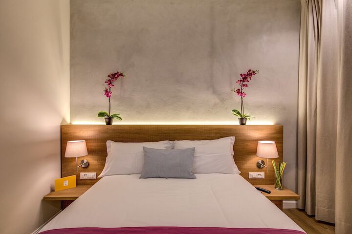 Room 14 of 32