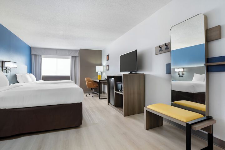 Room 42 of 213