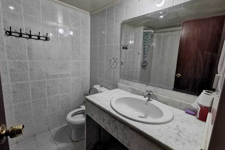Room 9 of 19