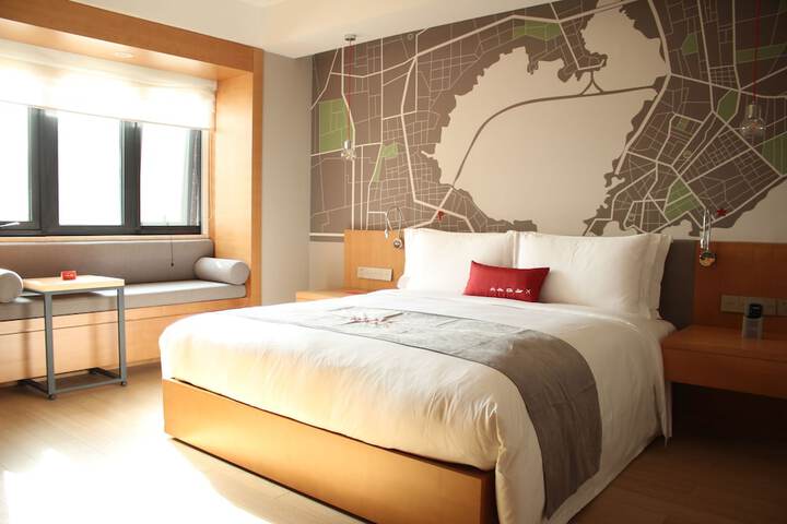 Room 5 of 15