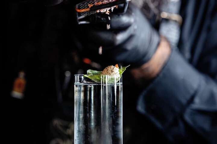 Lounge 83 of 87