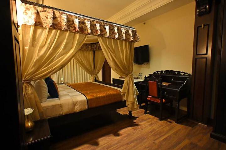 Room 32 of 161