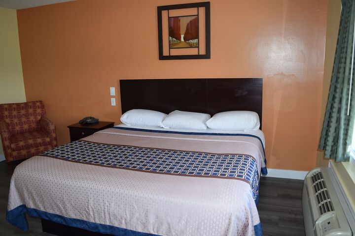 1 Queen Bed (40 of 55)