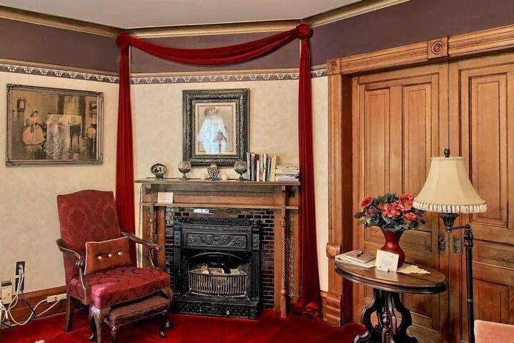 Room 10 of 43